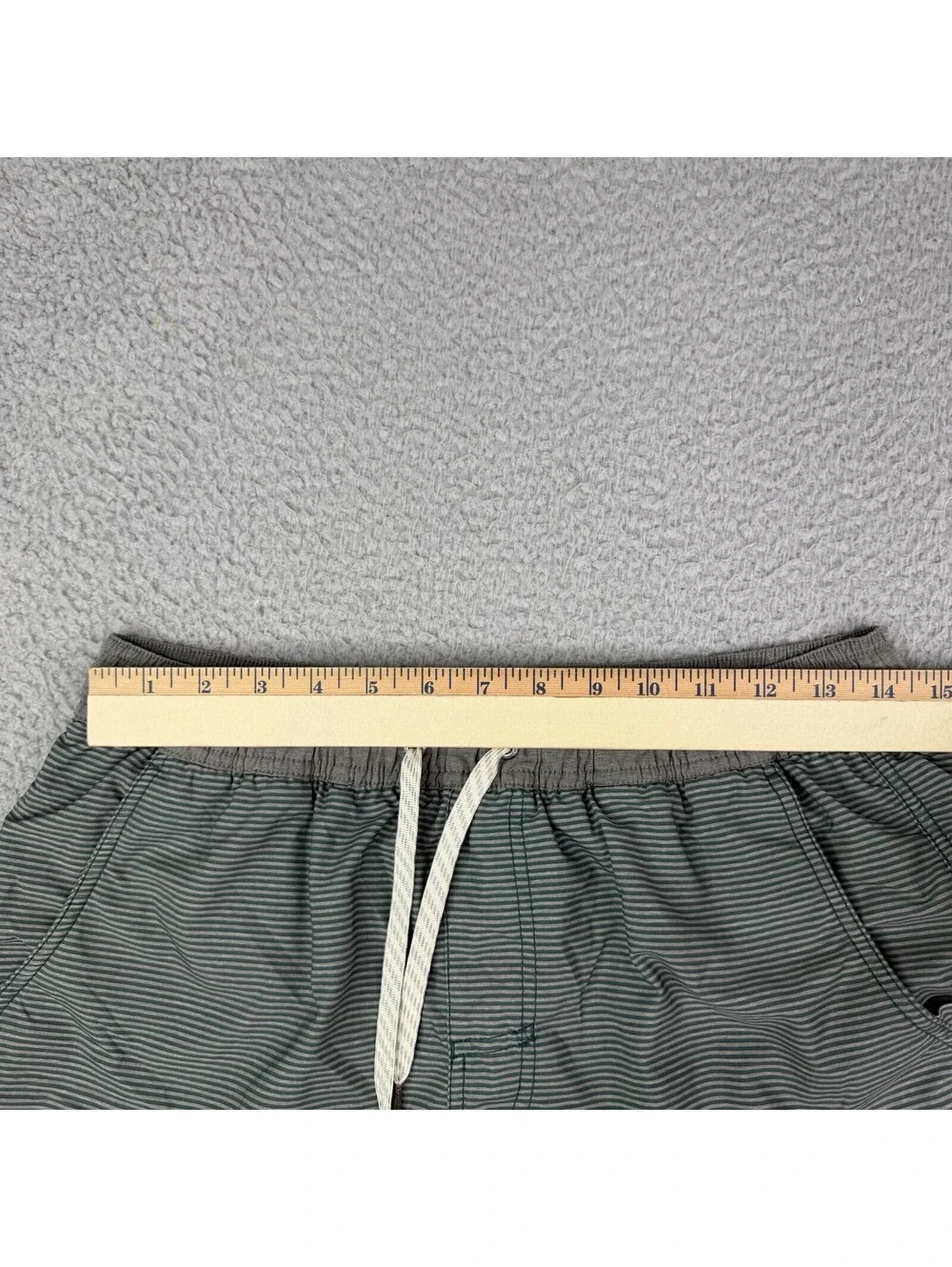 Vuori Kore Lined Green Striped Shorts Men's XS 28x7 Gym Training Performance